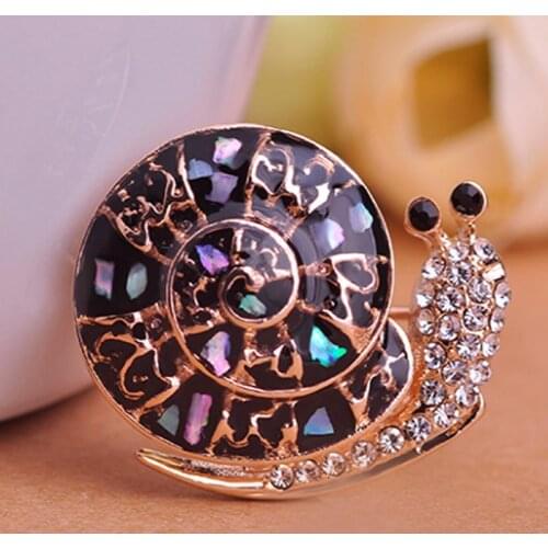 Brand Metal Shell Snails Brooches for Women Girl Personality Statement Jewelry Scarf Lapel Pin Women Hats Accessories Broch Pins