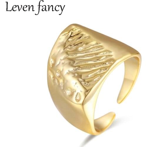 Leven fancy Paired Rings