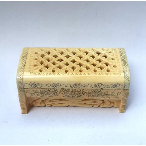 YIZHU CULTUER ART Collection Ancient China Tibet ox Bone Hand Carved Lovely Petal Form Jewelry box Family Decoration