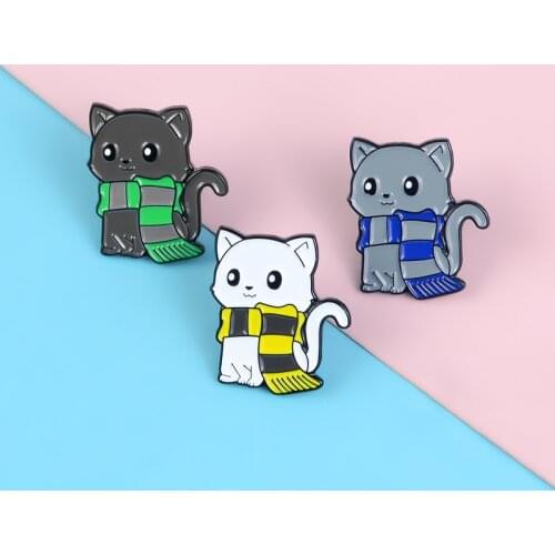 Well-behaved Three Colors Scarf Kitten Pins Cute Animal Brooches Jewelry Pets Lover Pins Badges Cat Pins Gifts For Friends