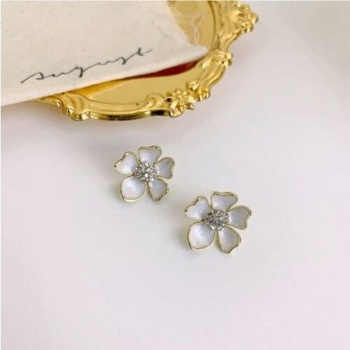 2021 New Dripping Oil Alloy Flower Earring For Women White Plant Stud Ear Jewelry Accessories Girl Student Gift