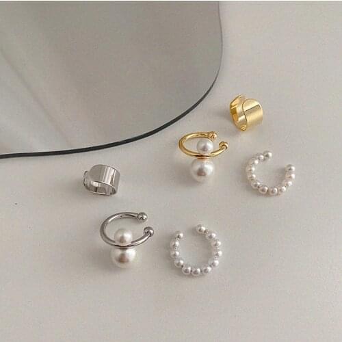 WTLTC 3 Pcs Pearls No Piercing Earrings Set for Women Retro Metal Clip Earrings Simple Small Cuff Earrings Steampunk Jewelry