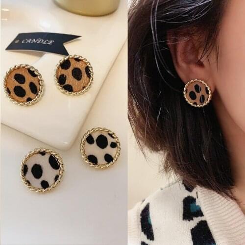 Stud Earrings for Women Retro Round Plush Leopard Earrings Simple Fashion Lightweight Earrings Jewelry Accessories Wholesale