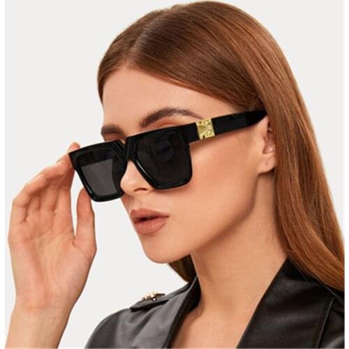 Square Thick Frame Womens Sunglasses Retro V-shaped Trend Sun Glasses INS Fashion Outdoor Shading Eyewear UV400 Protection Lens