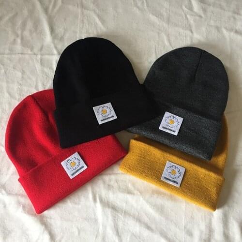 2020new hat mens and womens autumn and winter woolen hatDaisy tide knitted hat outdoor leisure warm and cold proofPullover cap