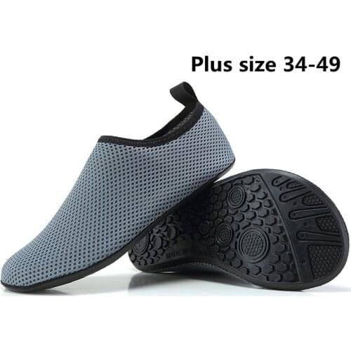 New Women Water Shoes Aqua Diving Socks Swimming Pool Sneakers Fishing Aqua Water Shoes Diving Wading Barefoot Beach Shoes34-49