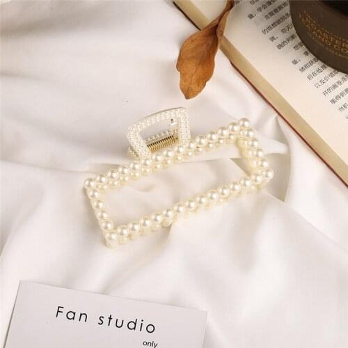 Womens Pearl Hairclip Elegant Temperament Fashion Headdress Gifts For Girls Outdoor Casual Jewelry Hairpin Bride Accessory
