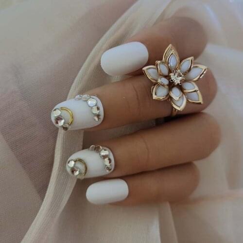 2021 latest fake nails fine high heel 24 pieces design filled with crystal diamond wihite