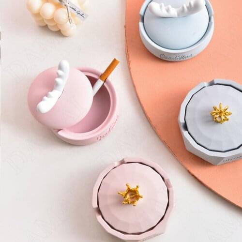 Cute Resin Ashtray Living Room Weed Tray Coffee Table Smoking Tray Jewelry Storage Storage Organizer Home Decoration Ornaments