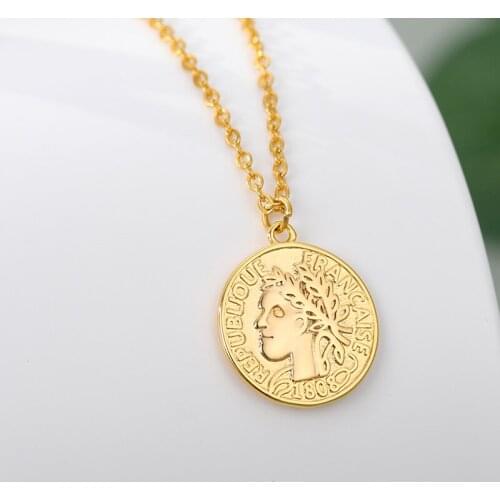 Vintage Gold Fashion Portrait Round Alloy Coin Pendant Minimalist Figure Face Chain Choker Necklace Women Party Jewelry Gifts