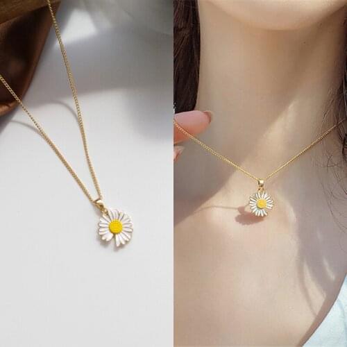 Cute Metal Chain White Yellow Daisy Flower Petal Pendant Necklace for Women Girls Teens Korean Fashion Necklaces 2021 New Trend