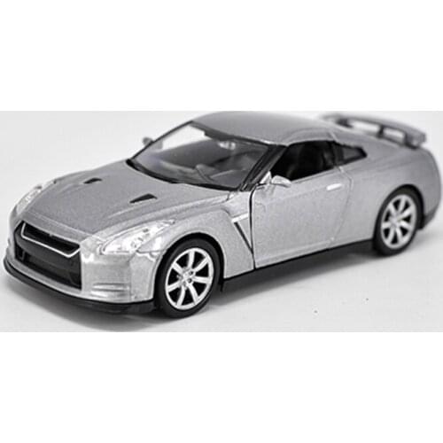 WELLY 1:36 Nissan GT-R Alloy Car Metal Diecast Vehicles Pull Back Toy Children Collection Model High Simulation Kids Gift