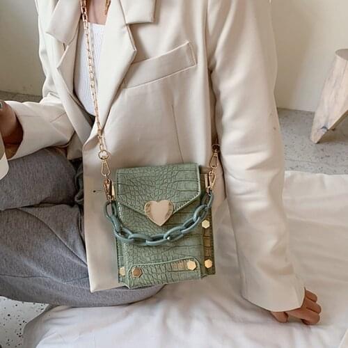 Small Crossbody Bags with Acrylic Chain Mini Handbag for Women PU Leather Cellphone Bag Daily Use Card Holder Purses ZD1592