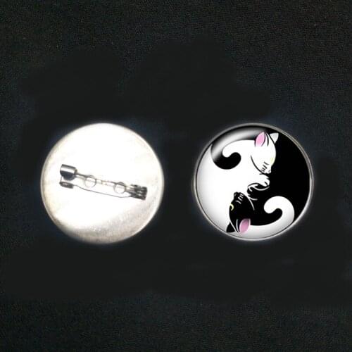2019/ New Stainless Steel Tai Chi Yin Yang Cute Cat Brooch Glass Convex Round Pin Male and Female Brooch Badge Gift