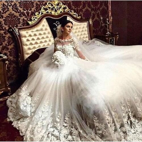Royal Wedding Dresses Long Sleeves A Line Tulle Bateau Neck Vintage Lace Plus Size Bridal Gowns 2021 Bride robes de mariée