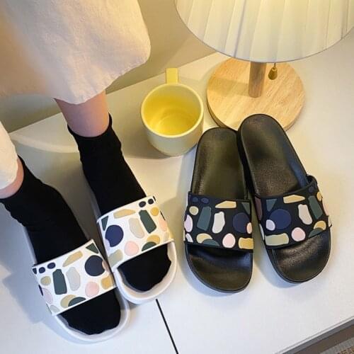 Summer Women Slippers Slide Sandals Beach Sandals Femme Non-slip Flip Flops Thick Bottom Soft Sole Light Breathable Ladies Shoes