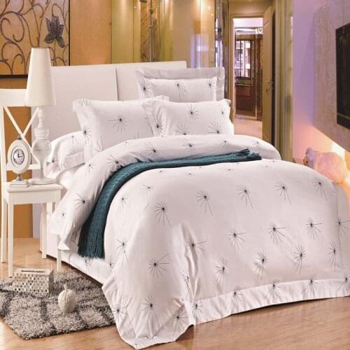 Five Stars Hotel 100% cotton Free Shipping White Duvet Cover Hotel Bed Set High Quality 4PC Bedding Modern in Bag Stripe
