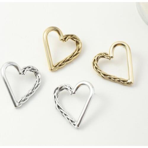 New Arrival Metal Heart Earrings Womens Vintage Matte Asymmetric Love Alloy Golden White Gold Earrings Jewelry for Girls