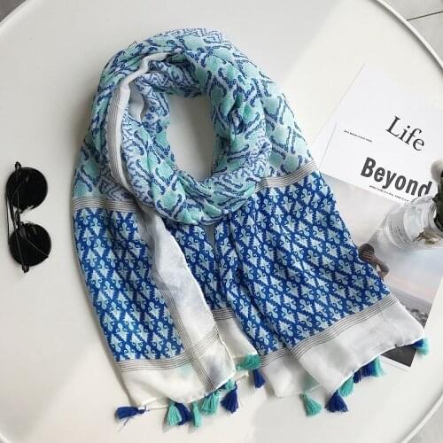 2019 Spring Newest Vintage Flower Print Tassel Scarves Shawls Beach Travel Long Floral Muffler Wrap Hijab 4 Color Free Shipping
