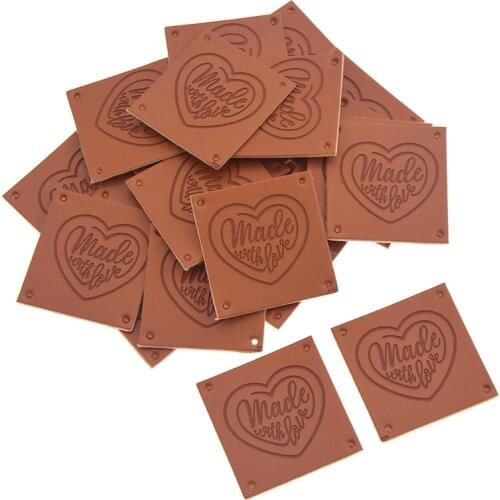 24PCS/lot Heart Pattern Letter Printed PU Leather Labels Tags For Clothing Bags Hat Material DIY Quilting Craft Accessories
