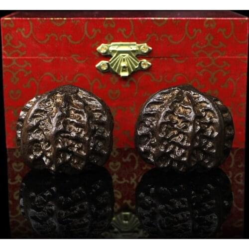 Chinese hand carved Handball walnuts Man playing wood carving Health massage Ball fitness walnut palm for elderly health gift