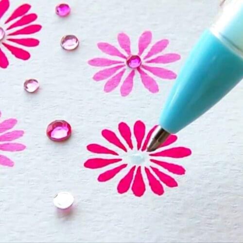 Tombow Mono Liquid Glue Pen, Clear, 1-Pack Provides Pinpoint Application for Intricate Gluing of Die-Cuts, Glitter, DIY Project