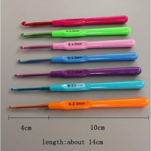 Convenient 7pcs / Set Color Plastic Handle Aluminum Crochet Hooks Knitting Needles For Home Sewing Handmade Tools
