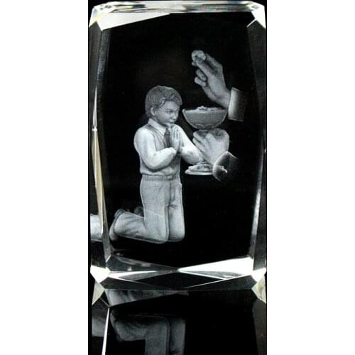 High Quality 3D laser Engraving Praying Boy Crystal Cube Home bedroom Desk Decoration First Holy Communion Souvenir Favor Gifts