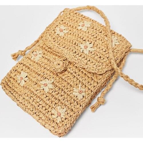 Popular straw woven small square bag female 2021 new fashion woven small daisy one-shoulder diagonal female straw bag