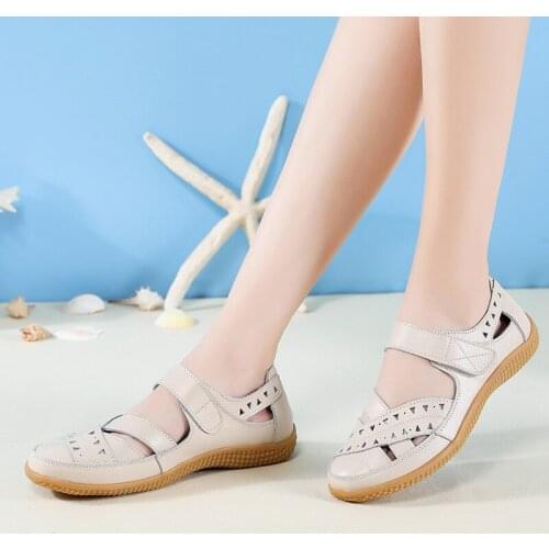 New Genuine Leather Womens Summer Sandals Cut-Outs Woman Flats Shoes Breathable Female Beach Loafers Soft Mother Shoe Colors