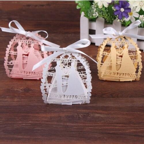 50pcs/lot Romantic Bride and Groom Laser Cut Candy Box With Ribbon Wedding Favors and Gifts Candy Bag Party Decoration