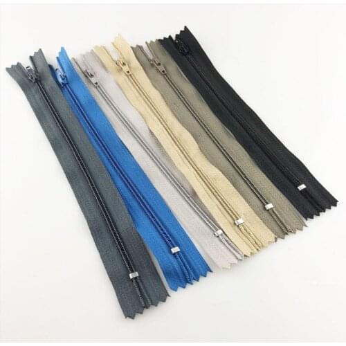 500 pieces high quality 3# plastic Zippers sewing on clothes 16-23cm length samll nylon double needle nylon zippers for dress