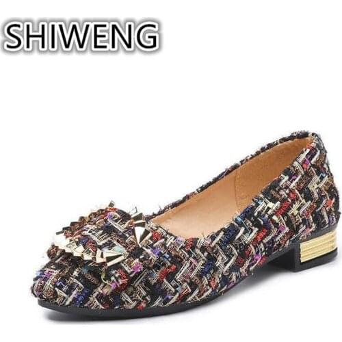 New spring fashion metal decorative womens shoes soft soles comfortable thick heel casual shoes large shoes