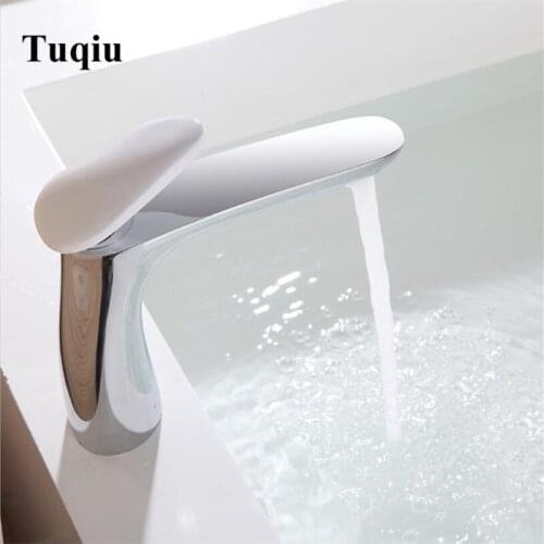 Vidric New Chrome Bathroom Basin Faucet Single Handle Single Hole Mixer Tap Deck Mounted Waterfall Hot And Cold Tap Sink Faucet