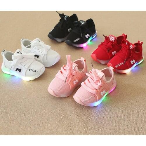 2021 Spring Season New Led Lighting Boys' And Girls' Luminous Sports Shoes Mesh Breathable Soft Sole Running Shoes