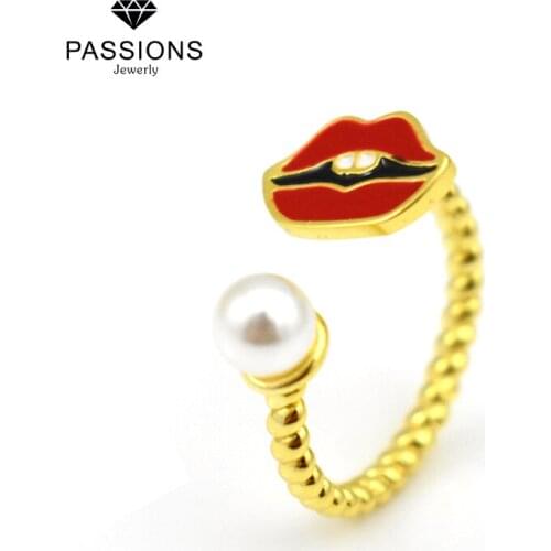 New Trendy Elegant Pearl Red Lips Rings Girl Cute Gift Light Yellow Gold Color Cartoon Fashion Ring For Women Party Jewelry Gift