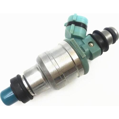 4pcs / Lot Japan Original Fuel Injectors 23250-70060 23209-70060 Fuel Nozzles for Toyota