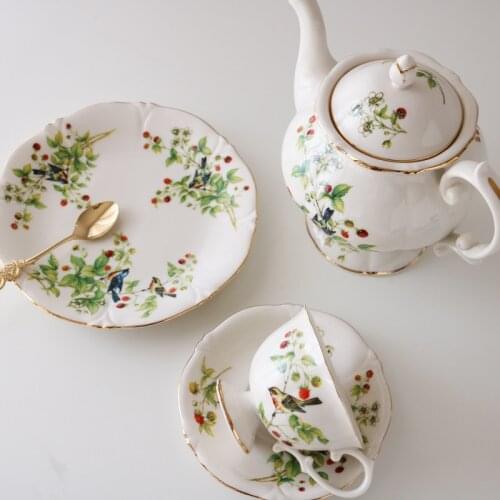 Ceramic Magnolia Petal Shape Bird Berry Dinner Plate Coffee Cup Saucer Teapot Set