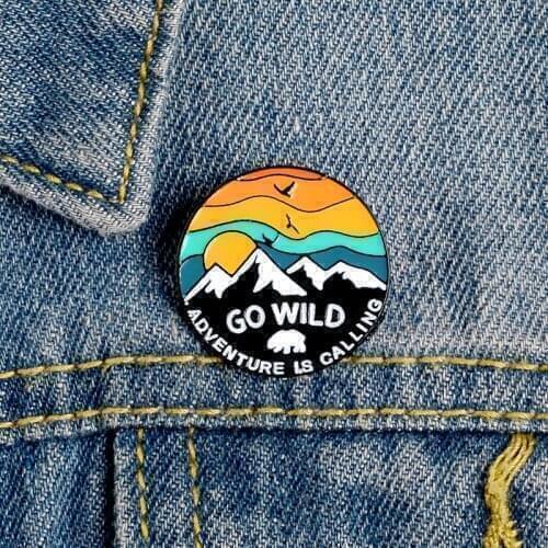 Outdoors Mountain Starry Night Brooch for Women Enamel Pin Broche Wild Camping Brooches Bag Clothes Lapel Pin Jewelry Gift