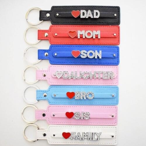 Crystal LOVE DAD MOM SIS BRO SON Daughter Letters Key Chains Family Member Red Heart Charms Key Rings Personalized Gifts