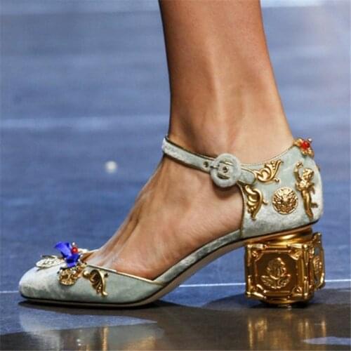 Sestito New 2019 Women 3D Flowers Embellished Ankle Strap Wedding Runway Shoes For Ladies Round Toe Middle Square Heels Pumps