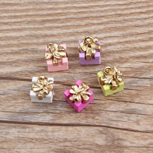 Wholesale Newest Christmas Birthday Gift Box Alloy Jewelry Pendant Charms Fashion DIY Bracelet Necklace Floating Enamel Charm