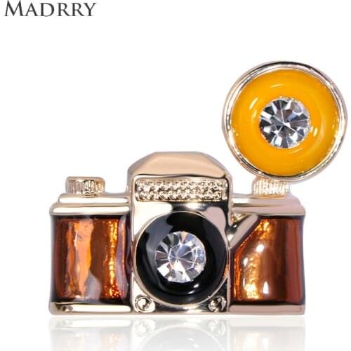 Madrry Classic Antique Gold Camera Shape Brooch Brown Enamel Crystal Pin Jewelry Women Men Scarf Sweater Coat Pins Souvenir Gift