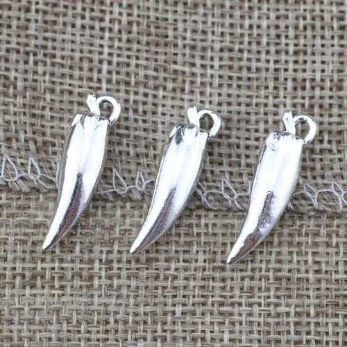 High Quality 20 Pieces/Lot 7mm*24mm Antique Silver Plated 3D Polished Cute Chili Pepper Charm Diy Charms Wholesale
