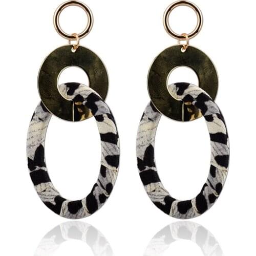 2019 new European and American autumn and winter simple earrings fabric pattern leopard print earrings alloy vintage earrings