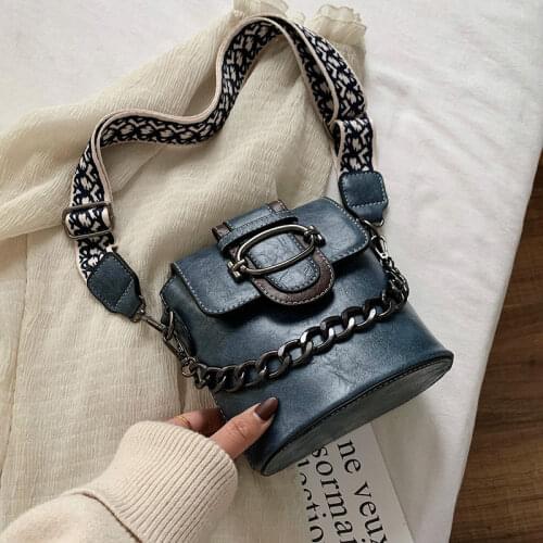 Popular ladies bags 2021 new trendy all-match shoulder bag messenger fashion bucket small bag