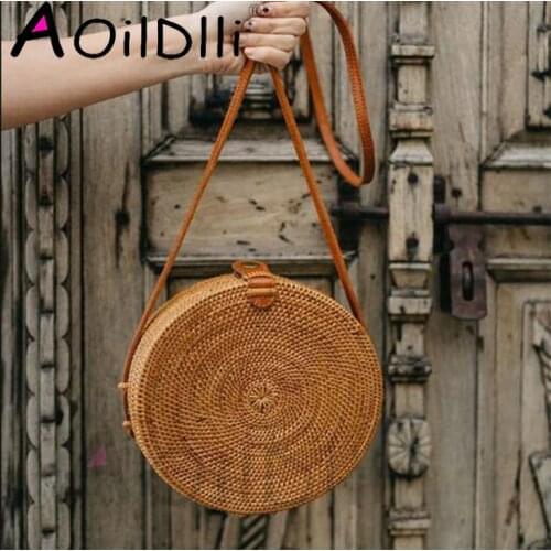 2018 INS CHIC Handmade Crossbody bags Bohemian Straw Bags for Women Small Circle Beach Handbags Summer Vintage Rattan Bag