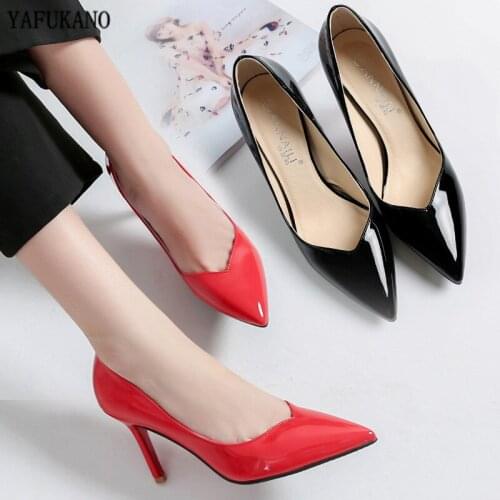 Small Size Nude High Heels Patent Leather Silver Pointed Thin Heel Pumps Fashion V Design Sexy Dress Party Wedding Shoes 31 32