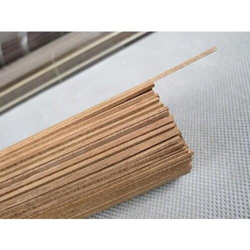 100STRIP LUTHIER FIGURED BINDING C-18,Measures1.5mm x 1.5mm thick and 810mm long