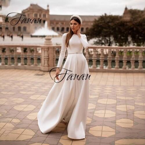 Simple Scoop Neck Long Sleeve Wedding Dress A-Line Backless Court Train Floor Length Bridal Gown robe de soirée de mariage